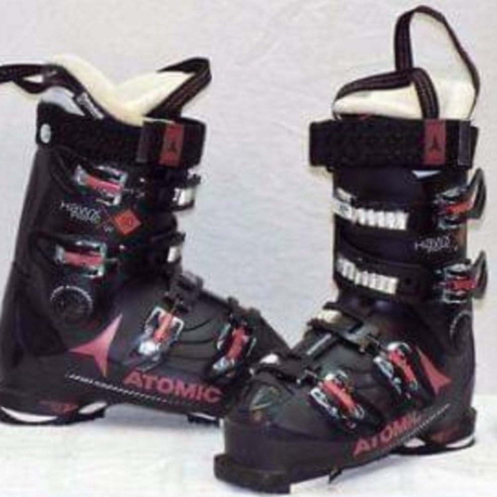 NEW! Women's Atomic Ski Boots